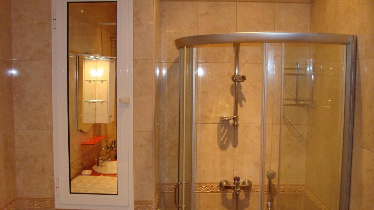 Admiral Apartments Golden Sands Room photo